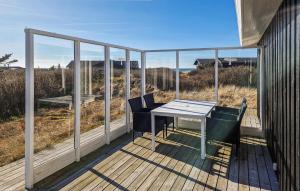 Balkón nebo terasa v ubytování 3 Bedroom Cozy Home In Løkken