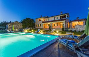 Πισίνα στο ή κοντά στο Awesome Home In Labin +21 φωτογραφίες