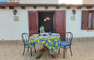 Μπαλκόνι ή βεράντα στο Gorgeous Apartment In Trabia With Wifi