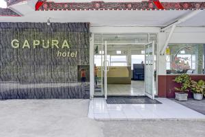 Exteriér nebo vchod ubytování Collection O Gapura Hotel Near Parapat Penatapan Danau Toba
