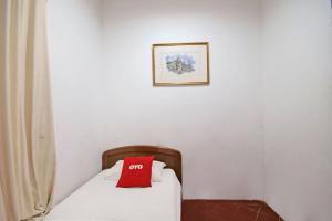 Postel nebo postele na pokoji v ubytování OYO 89562 Hotel Shalimar + 31 fotografií