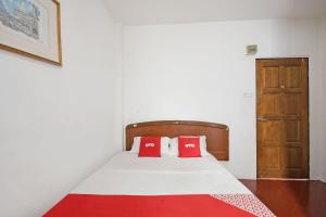 Postel nebo postele na pokoji v ubytování OYO 89562 Hotel Shalimar