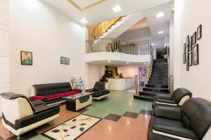 Posezení v ubytování OYO 373 Habana Hotel