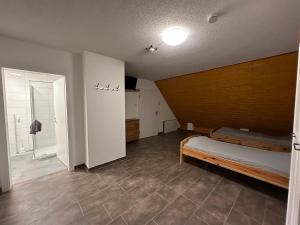 Postel nebo postele na pokoji v ubytování Monteur -sowie Ferienwohnungen in Grünberg, nahe Gießen