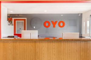 a xo sign on the wall of a office at OYO Hotel Shelby MT Hwy 2 & I-15 in Shelby