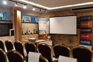 Telewizja i/lub zestaw kina domowego w obiekcie Lofft Hotel