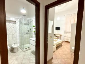 Uma casa de banho em NewDesign - Apartment in the Heart of Sassari