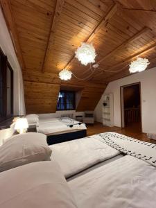 Ένα ή περισσότερα κρεβάτια σε δωμάτιο στο Prime Home CLIFF +17 φωτογραφίες