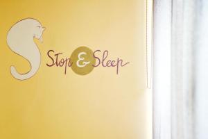 Certifikát, hodnocení, plakát nebo jiný dokument vystavený v ubytování Stop & Sleep Udine