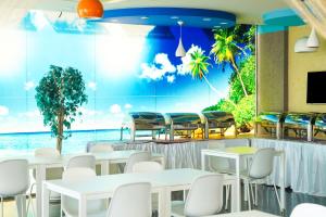 Piscina di Palette Muscat Al Bayrahaa o nelle vicinanze