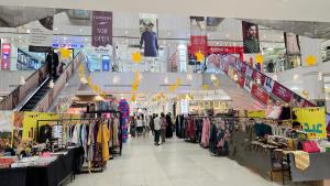 Un supermarket sau alte magazine de la sau din apropiere de acest apartament