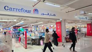 Supermarket nebo jiné obchody v  apartmánu nebo okolí