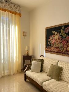 Гостиная зона в Radames House