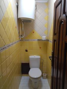 Koupelna v ubytování Relaxation and Comfort + 9 fotografií