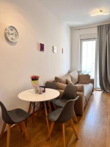 Posezení v ubytování Pretty apartment near the sea!