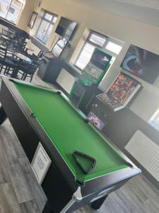 Miza za biljard v nastanitvi Lyons Winkups holiday park ll22 9EL