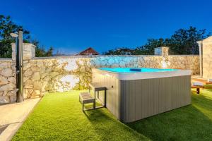 Hồ bơi trong/gần Villa Vidonjica