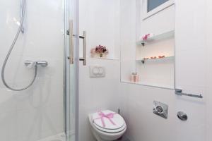 Ein Badezimmer in der Unterkunft Apartments Kala & Kaleta