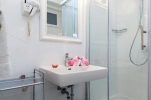 Ein Badezimmer in der Unterkunft Apartments Kala & Kaleta