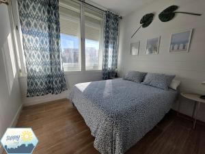 Postel nebo postele na pokoji v ubytování Sunny Torremolinos Centro