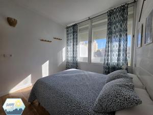 Postel nebo postele na pokoji v ubytování Sunny Torremolinos Centro + 1 fotografie