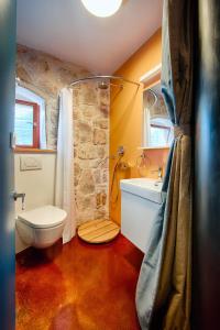 Koupelna v ubytování Villa Maris + 34 fotografií