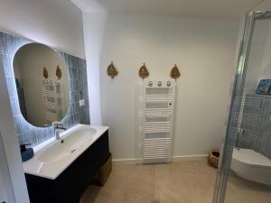 Koupelna v ubytování T2 standing 50m2, vue mer