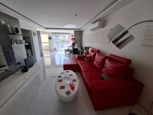 Televízia a/alebo spoločenská miestnosť v ubytovaní Luxury Seafront Apartment 3BR Ta Xbiex
