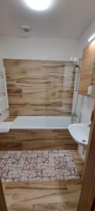Ένα μπάνιο στο Elisa Apartment