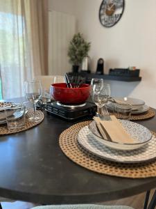 Fotografie z fotogalerie ubytování Stilvoll, am Thuner See, nähe Interlaken, Familienfreundlich mit Garten, WIFI v destinaci Einigen