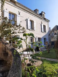 Κήπος έξω από το Au pied du Lavoir chambre Germaine