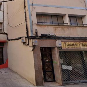 Tòa nhà nơi căn hộ tọa lạc