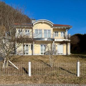 PerlesreutにあるFerienhaus mit Traumblickのギャラリーの写真