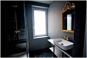 La majestueuse, SPA XXL, Day use, Suite de luxe, 5 min centre 욕실
