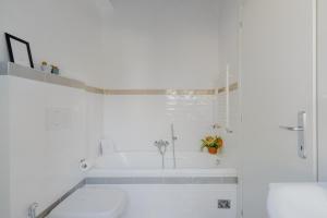 A bathroom at Florence David's Guesthouse