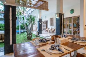 Κήπος έξω από το Villa Kangaroo Seminyak next to double six beach
