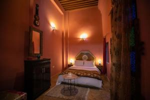 Ένα ή περισσότερα κρεβάτια σε δωμάτιο στο Dar Nana fes