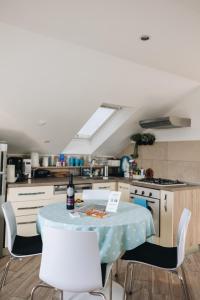 Kuchyňa alebo kuchynka v ubytovaní Apartment Marghareta