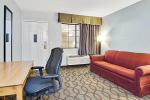 Posezení v ubytování OYO Hotel Ingleside TX
