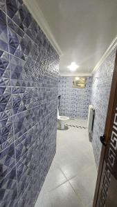 Bilik mandi di ESPACE INOV IMILCHIL