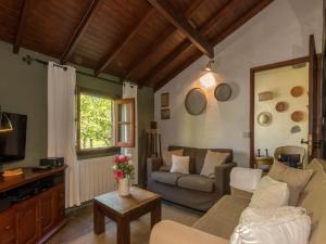 Posezení v ubytování Cottage with shared pool in Fontanales