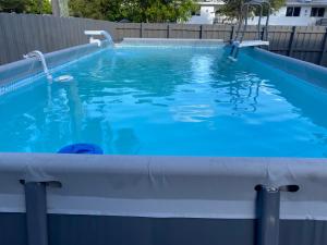 Piscina de la sau aproape de Heart of Miami Luxury Home 4BR Pool 5 Min Beach