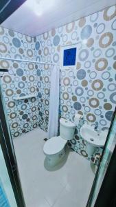 Ένα μπάνιο στο RDRH Guest House