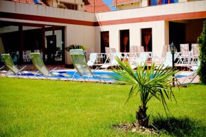 Bazén v ubytovaní Boni Családi Wellness Hotel alebo v jeho blízkosti