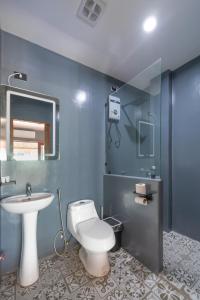 Et badeværelse på Casa De Loren Family Room + 15 billeder