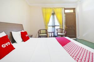 Fotografie z fotogalerie ubytování Super OYO 90382 Hotel Sarah Sukabumi v destinaci Wanasari