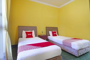 Fotografie z fotogalerie ubytování Super OYO 90382 Hotel Sarah Sukabumi v destinaci Wanasari