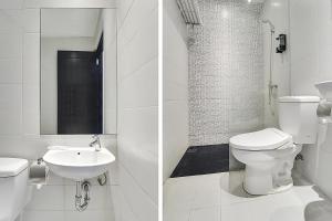 A bathroom at Collection O Cihampelas Near Ciwalk Formerly Regia Cihampelas