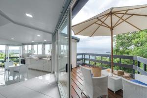 Balkón nebo terasa v ubytování Seaview Private Villas