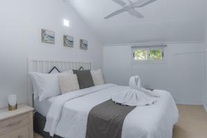 Postel nebo postele na pokoji v ubytování Seaview Private Villas